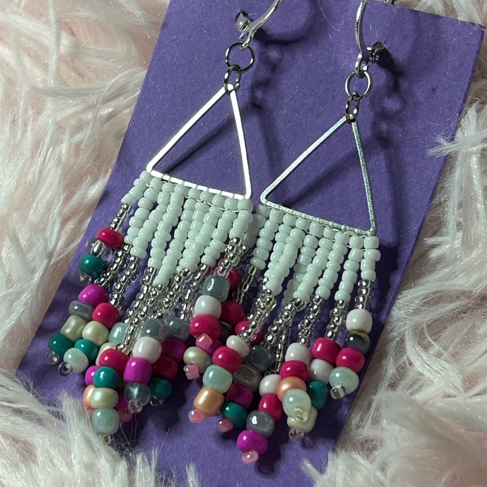 White Fringe Multicolor (Silver Hooks)